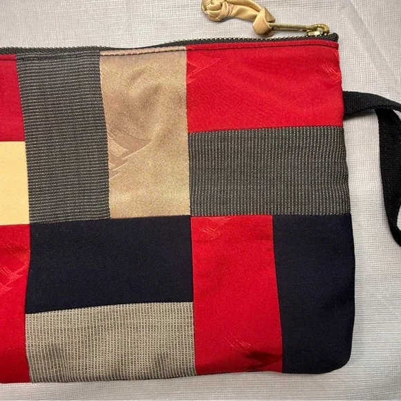 HP ❤️ Upcycyled Cathay Pacific Uniform Pouch - Picture 5 of 5